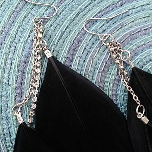 Black feather and rhinestone earrings - Picture 2 of 2